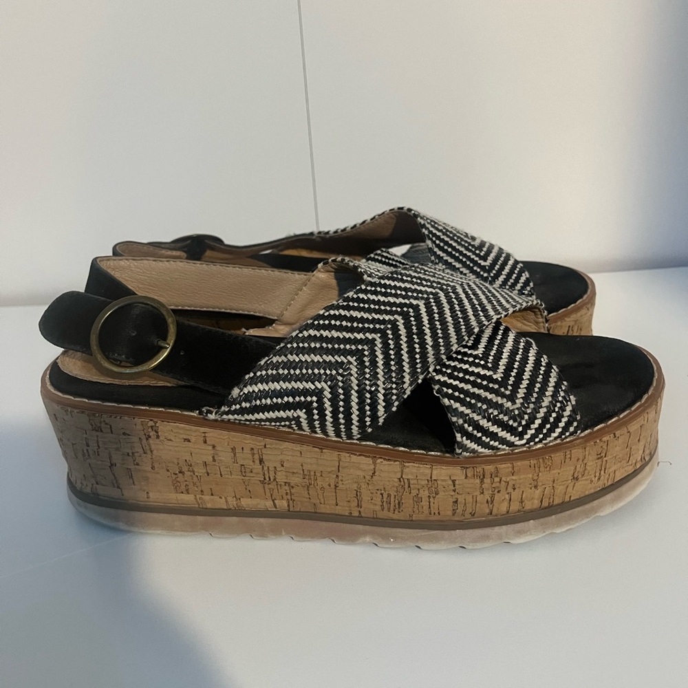 Adorable platform sandals